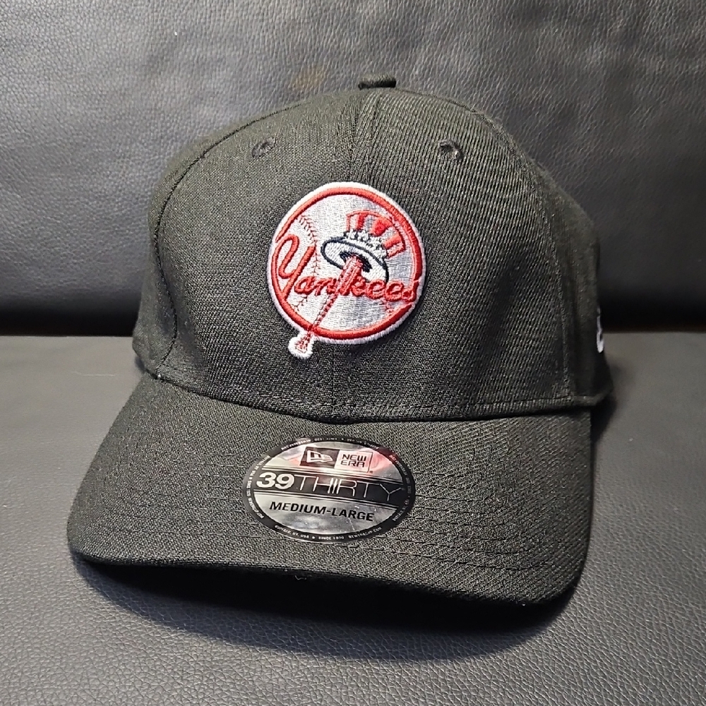New York Yankees Black Flex Fit Cap Size M/L
